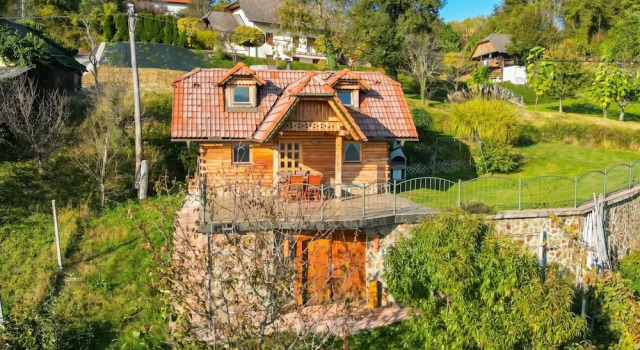 Семейное шале с балконом Vineyard Chalet Hansel and Gretel