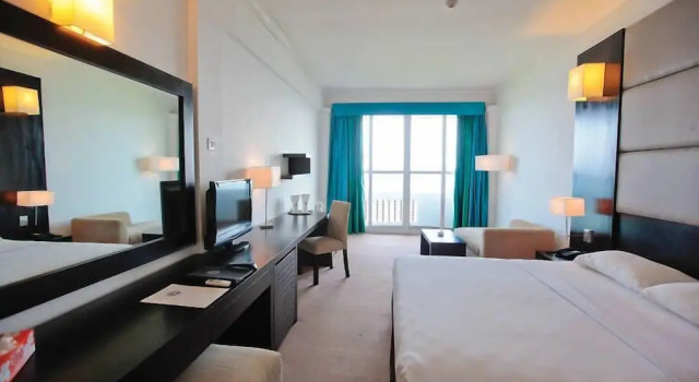 Люкс Peacock Beach Resort- Hambantota