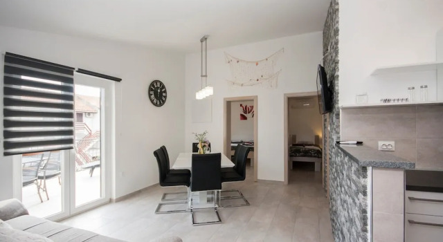 Apartments Sea and Sun, Забронировать Апартаменты/квартира Отели Пировац с парковкой, Парковка