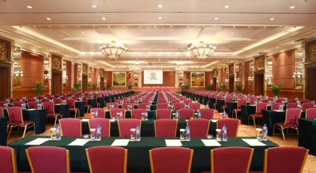 Crowne Plaza Hotel Beijing, Rezerwuj Hotel Hotele 5-gwiazdkowe w Pekin, 5*