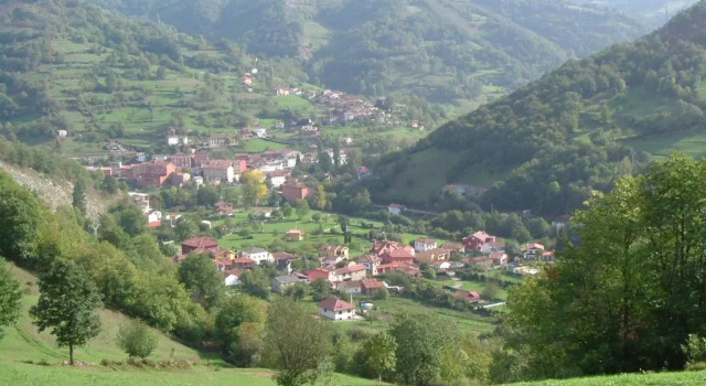 Cal Xabú, Book Hostel Hostels in Asturias, Hostel