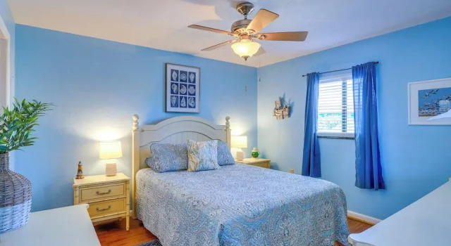 Waterfront Duplex w/ Dock & Views: Near Town!, Buchen Sie Ferienwohnung Cedar Key Florida