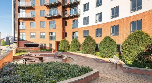 Garden View Studio Near the City Centre, Забронировать Отель Отели Англии 3 звезды, 3*