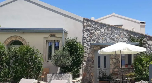 Коттедж Iliopetra House 3 - Corfu Poolside Retreat