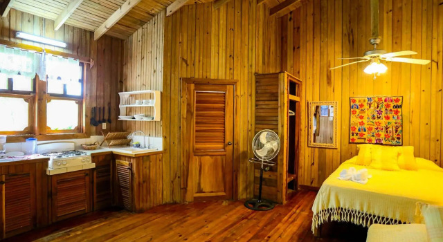 Arco Iris SA, Buchen Sie Hotel 3-Sterne-Hotels in Roatan, 3*