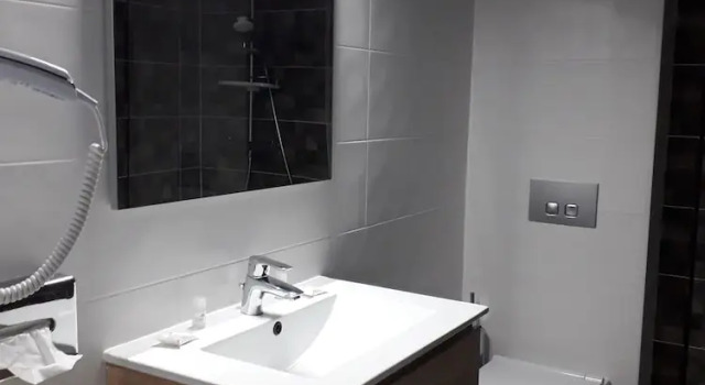 Двухместный номер Standard с видом на город Hôtel The Originals Miramar, Royan Pontaillac