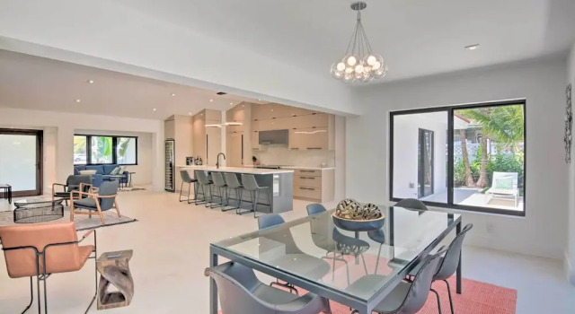 Коттедж Luxe Wilton Manors Home w/ Private Boat Dock