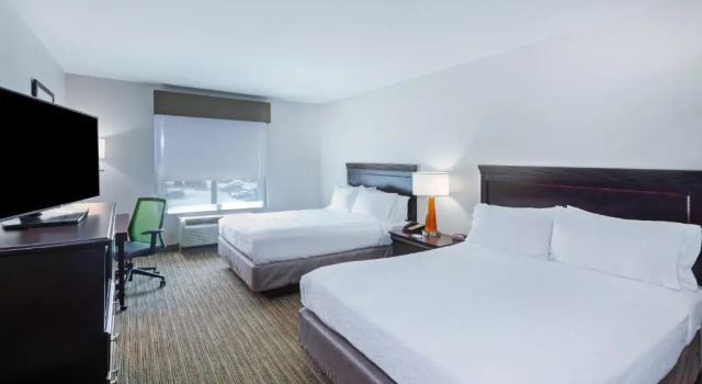Четырёхместный номер Standard Holiday Inn Express Hotel and Suites Shreveport South Park Plaza by IHG