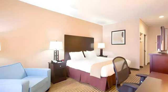 Pike Inn Le Roy - Bloomington Southeast Area, Buchen Sie Hotel Le Roy Illinois