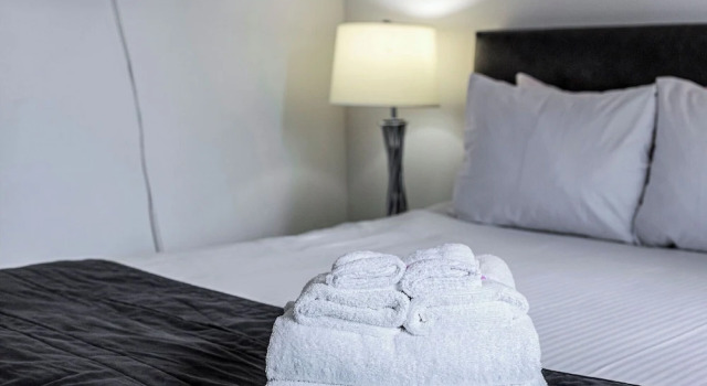 Commerce Suites and Stays, Prenota Residence Apart-hotel a Ontario, Residence