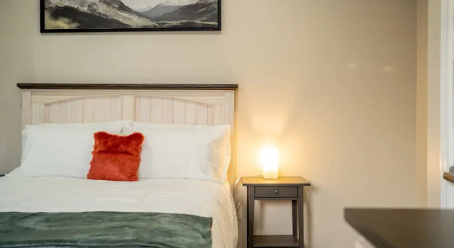 Номер Standard Riverside Inn