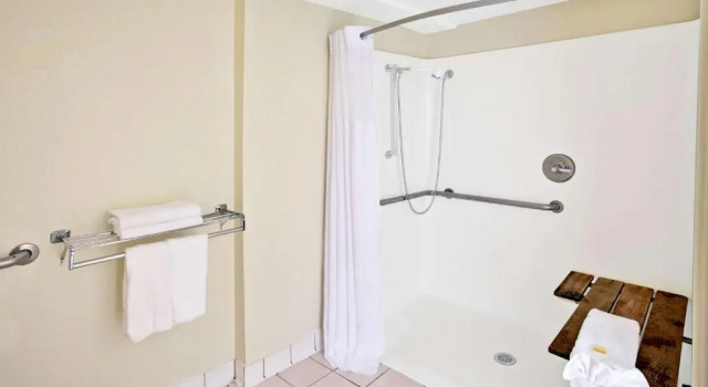 Номер Standard Days Inn by Wyndham Silver Spring