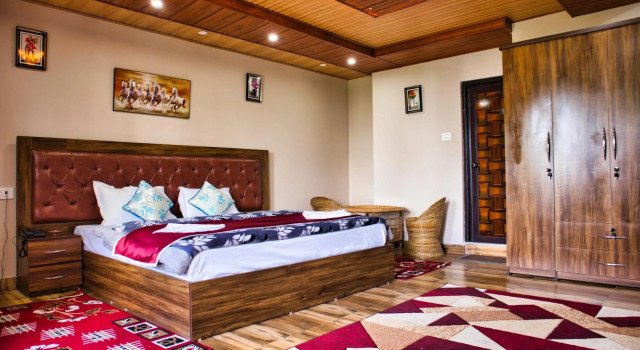 Traditional Hotel & Restaurant !! Kurseong !! Best Hotel in Kurseong, Prenota Hotel Kurseong West Bengal