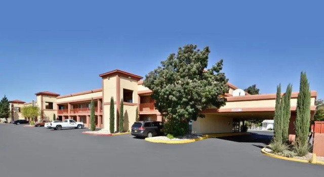 Четырёхместный номер Standard Best Western Executive Inn