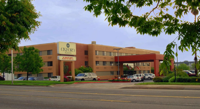 Firedobbelt suite Oxford Suites Redding