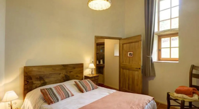 Gîte Saint-Just-la-Pendue, 5 pièces, 8 personnes - FR-1-496-50, Prenota Hotel Hotel a Alvernia con parcheggio, Parcheggio