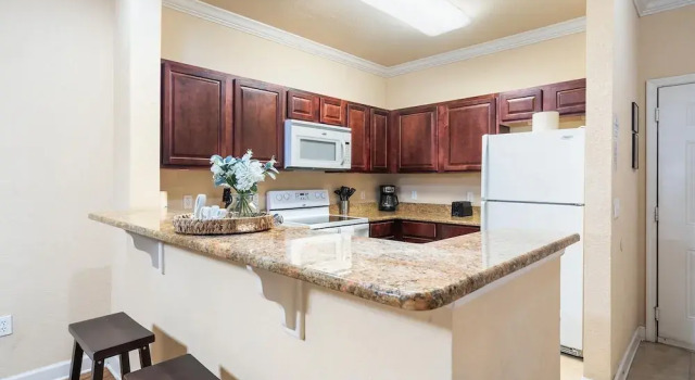 Tuscana Resort 2 Bedroom Condo Clubhouse Access 8 miles to Disney 2 Condo