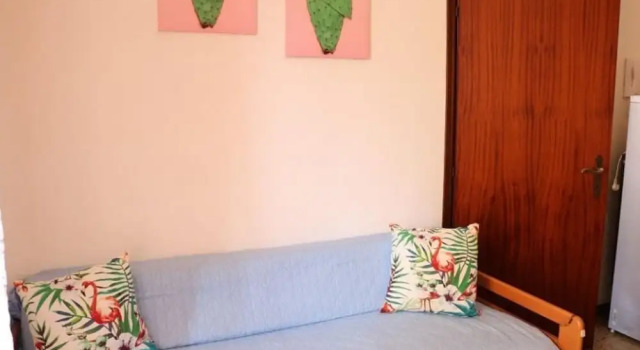 Апартаменты с 2 комнатами с балконом Flat Just 80m From the Beach
