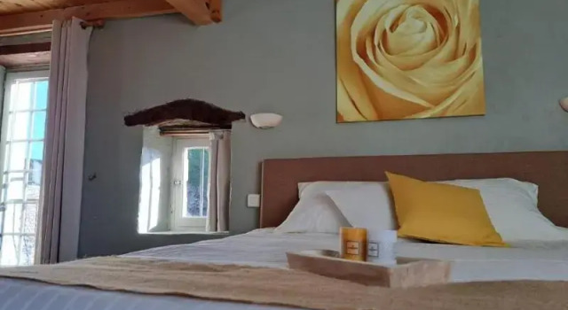 Logis Hotel Le Clos Des Sullys, Rezervovat Hotel Saint-André-de-Roquepertuis Gard
