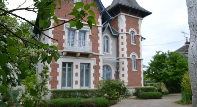 Les Dameraudes, Rezerwuj Hotel Gien 