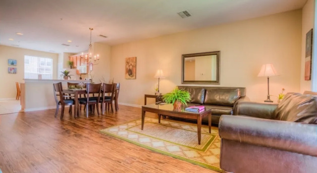 Коттедж Gorgeous Townhome w FREE Resort Access