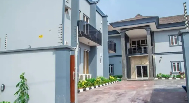 DeGrosvenor Hotel and Suites Lagos, Book Hotel Lagos Lagos State