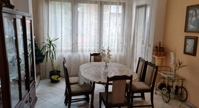 Tsar Simeon, 2 bedroom, living room and fireplace, Забронировать Отель Отели Софии с парковкой, рядом с Президентство, Парковка