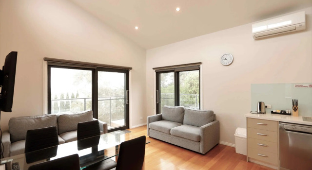 Apollo Bay Seal Apartments