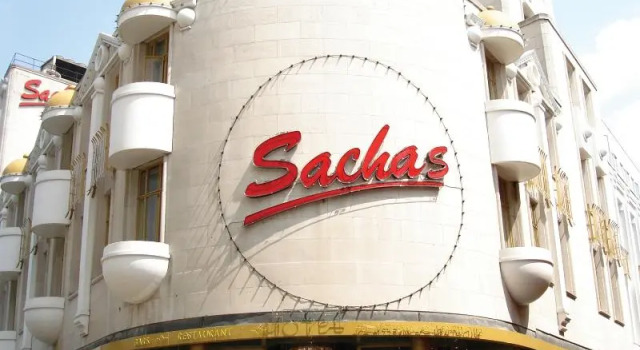 Кровать в общем номере Sachas Hotel Manchester