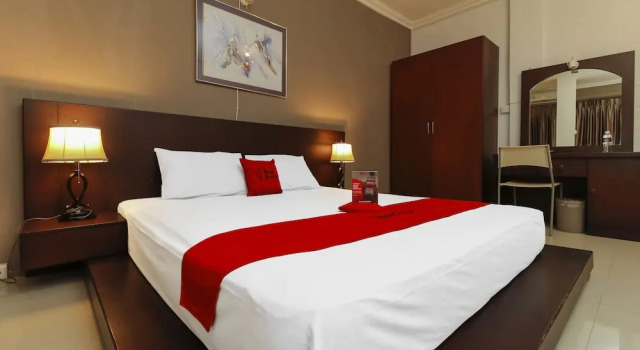 RedDoorz Plus near Ferry Terminal Batam Center, Rezervovat Hotel Batam Center Batam