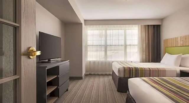 Четырёхместный люкс Country Inn & Suites by Radisson, Green Bay East, WI