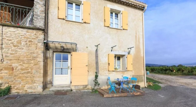 Lovely Apartment in Sabran, a Small Village in the Heart of Provence, Rezervasyon Daire Gard daireler, Daire