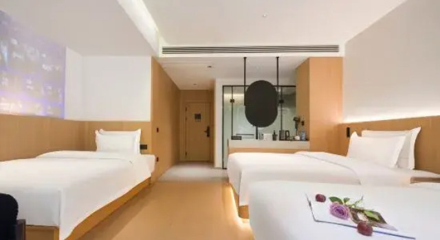 Трёхместный номер Standard Yishan Inn