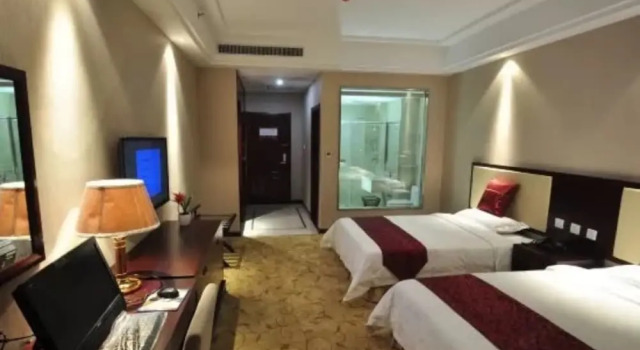 Wuhan Guochuang Chuyuan Donghu Hotel