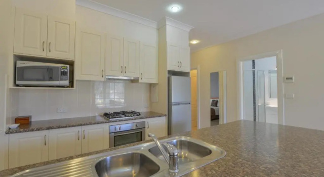 Апартаменты с 2 комнатами Cadman Motor Inn and Apartments