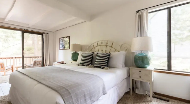 Wolfe by AvantStay | 5mins NorthStar! Fireplace, 2 Private Decks, Забронировать Дом для отпуска Отели Траков с парковкой, рядом с Горнолыжный курорт Northstar, Парковка