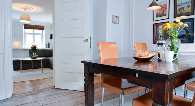 Hyggelig One-bedroom Apartment in the Original Building From 1750, Забронировать Апартаменты/квартира Апартаменты Копенгагена, рядом с Памятник Гансу Христиану Андерсену, Апартаменты/квартира