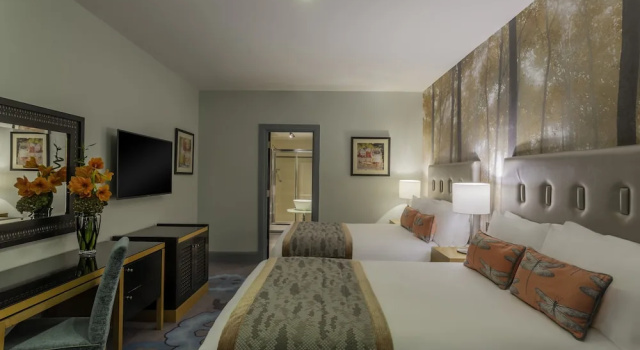 Четырёхместный клубный номер Premium Crowne Plaza Dublin Airport by IHG