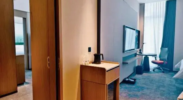 Люкс Business с 2 комнатами Hampton By Hilton Shenzhen Longhua Commercial Dalang