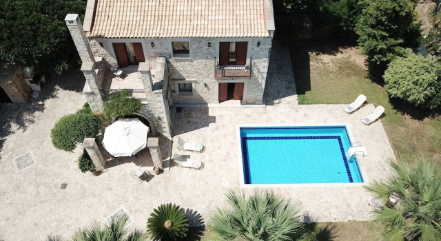 Коттедж с балконом Cretan Exclusive Villas