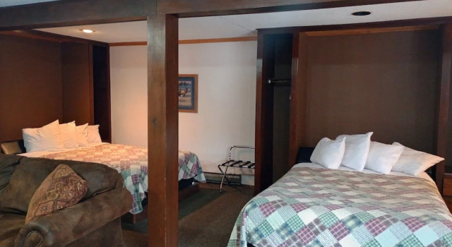 Четырёхместный люкс с видом на озеро Centerstone Resort Lake-Aire