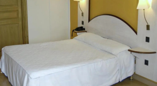 Двухместный номер Standard Logis Hôtel Des Sources
