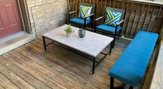 Апартаменты Trendy West Town Flat - 2 bed / 1.5 bath w parking