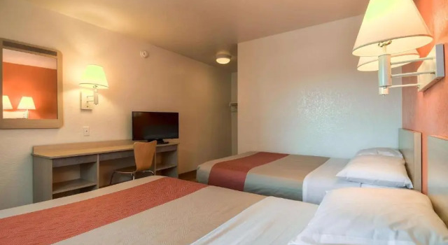 Четырёхместный номер Deluxe Motel 6-Westminster, CA - South - Long Beach Area