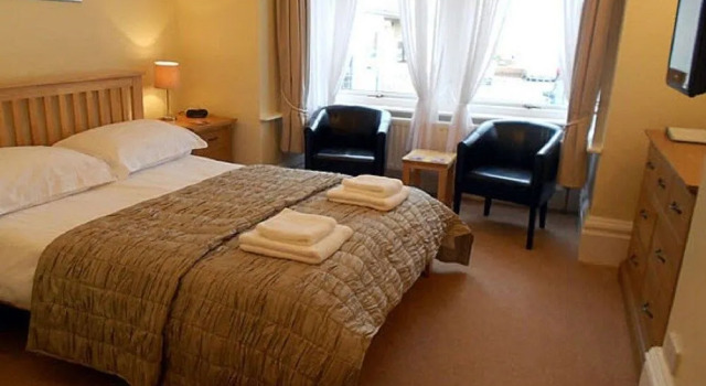 Melrose Guest House, Book Pension Hoteller i Yorkshire Moors med parkering, Parkering