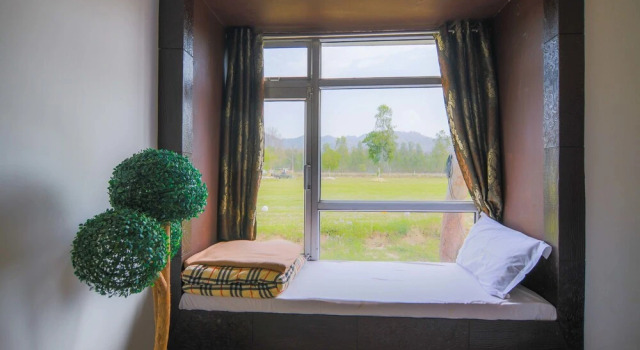 V Resorts Upvan Kalagarh, Rezerwuj Hotel Hotele w Uttarakhand z basenem, Basen