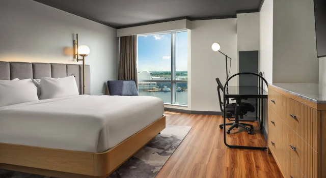 Двухместный клубный номер Standard Renaissance Portsmouth-Norfolk Waterfront Hotel