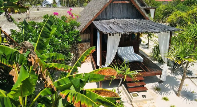 Двухместное бунгало Deluxe с видом на бассейн Loedi Bungalows Rote