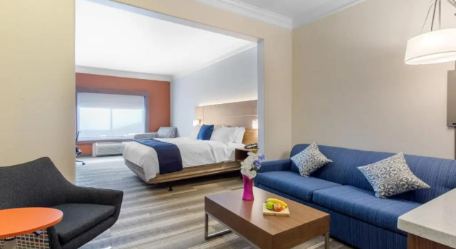 Люкс Holiday Inn Express Houston-Alvin by IHG