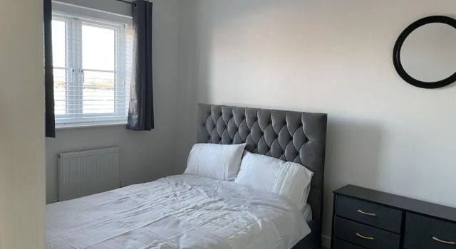 Impeccable 3-bed House in Northampton, Забронировать Отель Отели Англии 3 звезды, 3*
